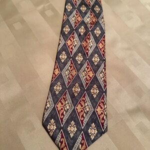 Bill Blass Geometric Patterned‎ Tie in Green and Red